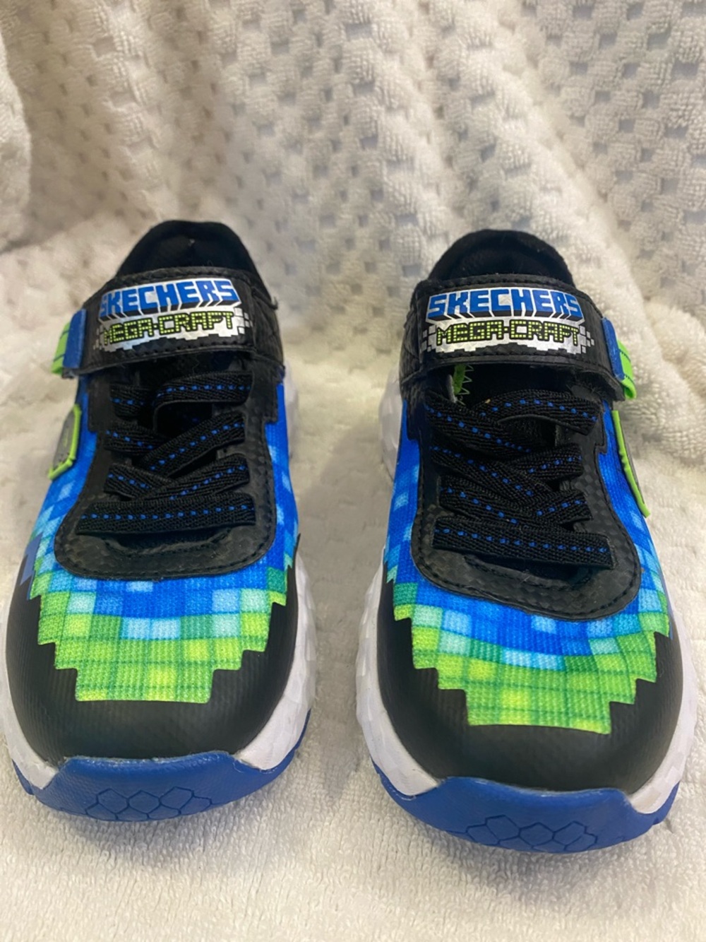 Skechers Kids Blue & Green Pixel-Print Velcro Sneakers